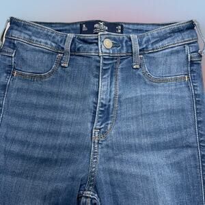 HOLLISTER Women’s 3L HIGH RISE JEAN LEGGING
